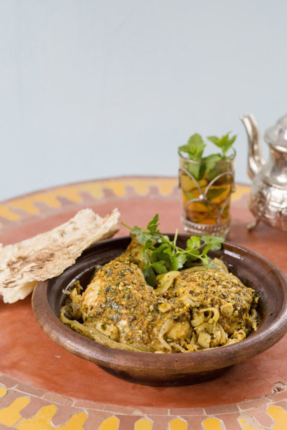 Marokkanische Hähnchen Tajine mit Salz-Zitronen und Oliven – Ali Baba ...