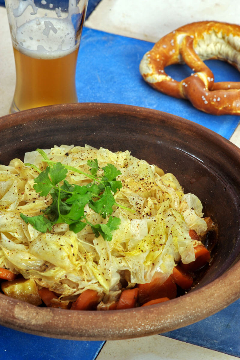 Herbst-Gemüse Tajine mit Spitzkohl und Weißbier